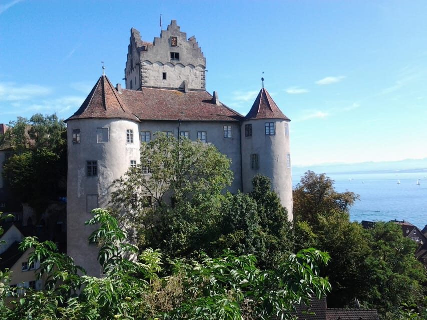 Meersburg: Public city tour with wine tasting - Meersburg Old Town on Foot: Fountains, Town Hall, and the Upper Town Gate