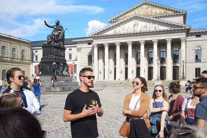 Mini Classic Bike Tour @ 4pm incl. Beer Garden & Surfers 2,5 hrs - Haus der Kunst and Isartor: modern art and a medieval gate finish the loop
