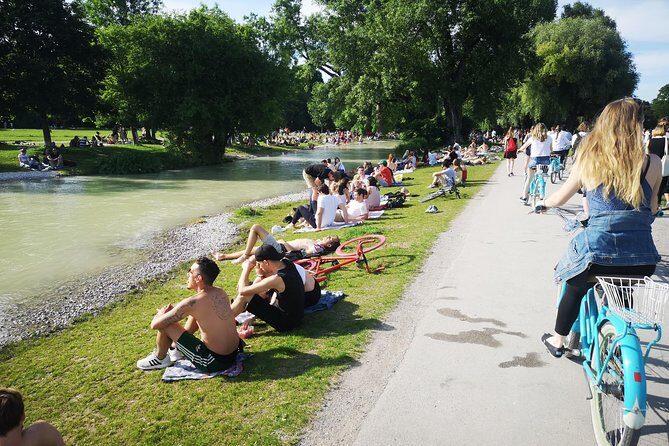 Mini Classic Bike Tour @ 4pm incl. Beer Garden & Surfers 2,5 hrs - Price and value: what $45.97 buys you in Munich