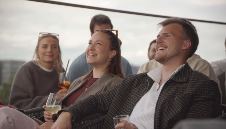Moin Comedy Club: Rooftop Comedy mit Blick auf die Alster - Why Moin Comedy Club on the HERITAGE Rooftop Bar just makes sense