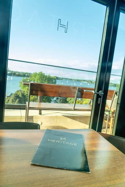Moin Comedy Club: Rooftop Comedy mit Blick auf die Alster - Value for money: what you get, what you pay for separately