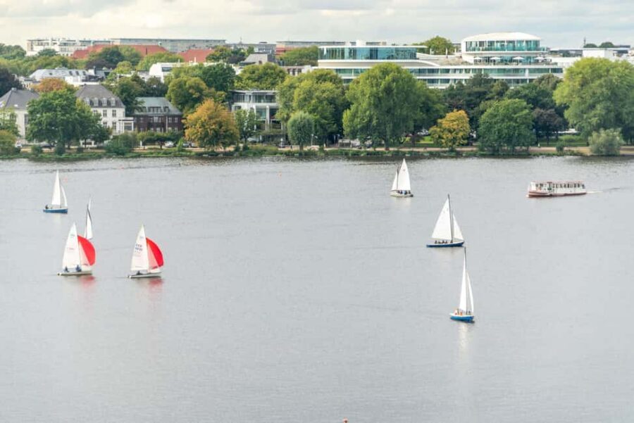 Moin Comedy Club: Rooftop Comedy mit Blick auf die Alster - Should you book Moin Comedy Club rooftop comedy in Hamburg?