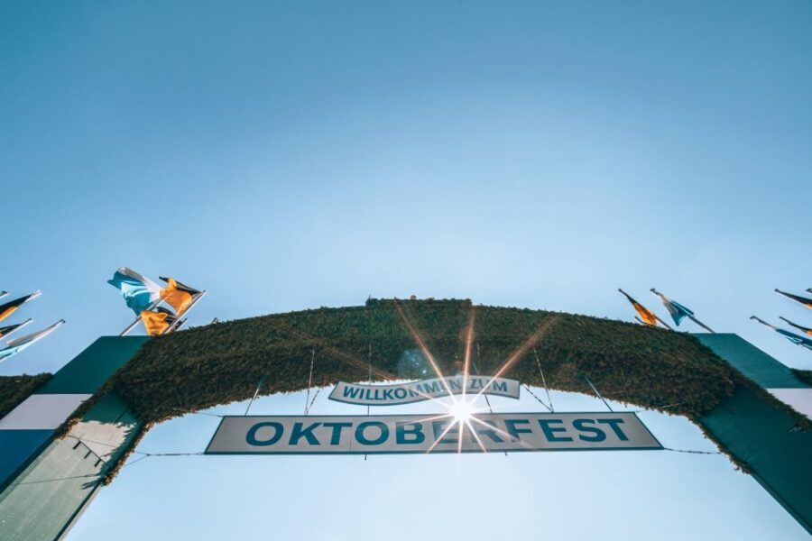München: Oktoberfest Experience and Lunch in Tent - Where It Starts: Goetheplatz Meet-Up and a Clean Oktoberfest Game Plan