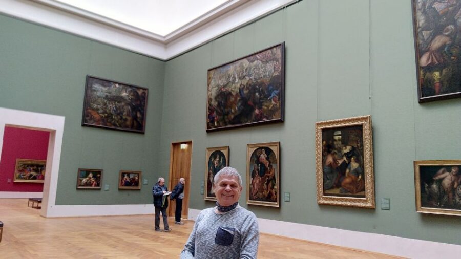 Munich: Alte Pinakothek Skip-the-Line & Guided Walking Tour - Alte Pinakothek inside: 700+ paintings in the 14th–18th centuries
