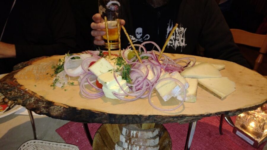 Munich: Bavarian Beer Walking Tour with Samples - Hofbräuhaus München: famous for a reason, but still worth the stop