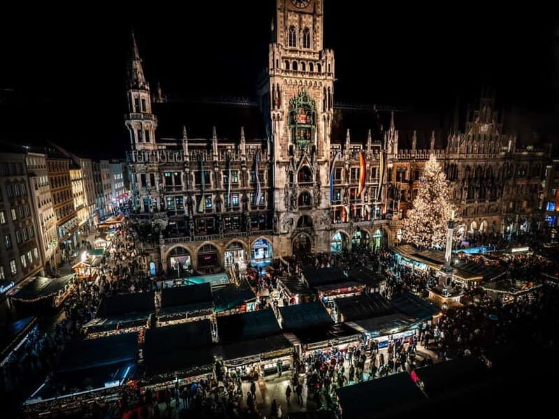 Munich: Christmas Markets Food & Drink Tour - Food and drink tastings: what included means in real life