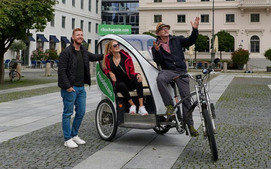 Munich: City Highlights Rickshaw Tour - Downtown Munich by rickshaw: old town sights and smart photo stops