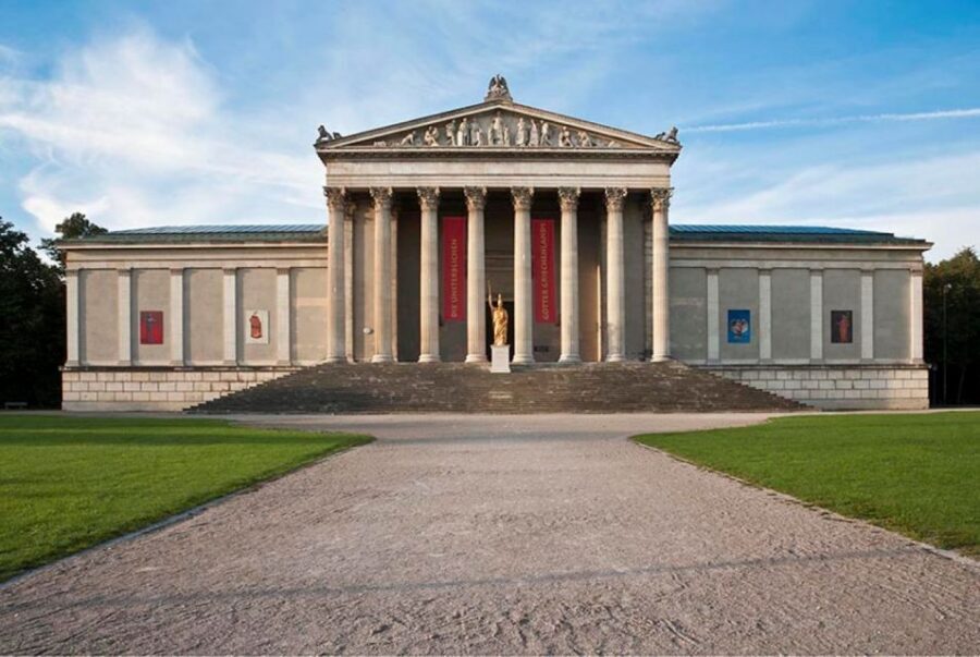 Munich: City Pass 45+ Top Attractions and Public Transport - FC Bayern, Ferris Wheels, and Bavaria Film Studios: Fun Breaks Between Museums
