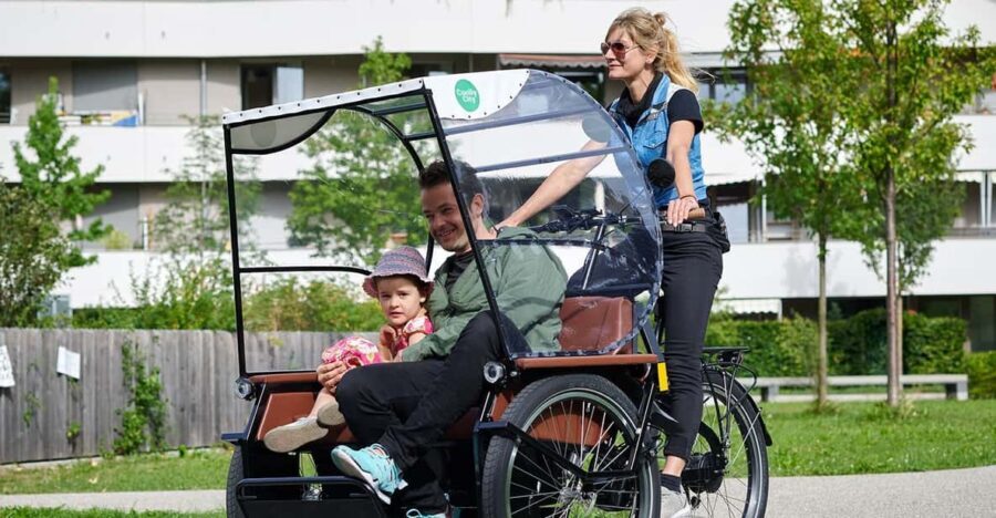 Munich: Day-rent rickshaw and explore Munich yourself - Olympic Park plus Nymphenburg: big sights without booking stress
