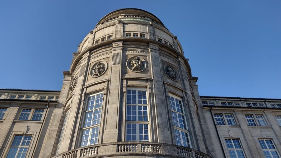 Munich: Deutsches Museum Guided Tour with Entry Ticket - Meeting at the Cashier: How to Start Smoothly