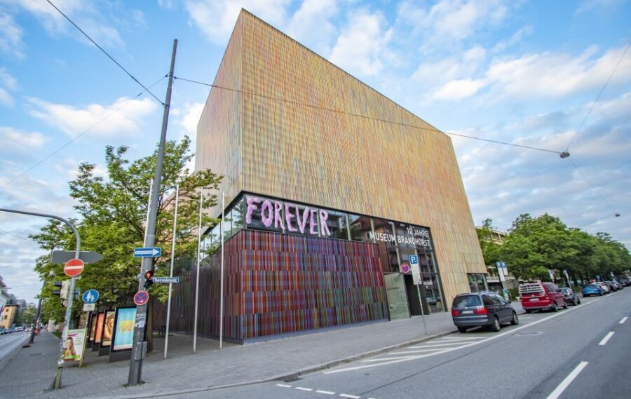 Munich: Express Walk with a Local in 90 minutes - Practicalities: What to Bring and What the Tour Leaves Out