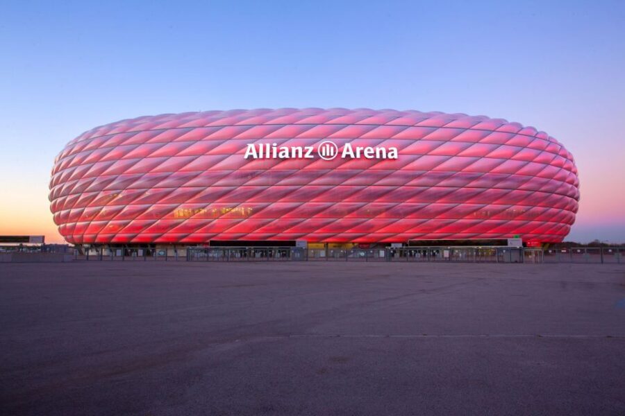 Munich: FC Bayern Museum Entry Ticket - Where to go inside: Haupteingang Süd and the FC Bayern Museum/Arena Touren signs