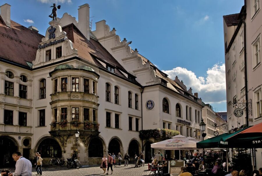 Munich: Food Tour Beer- 3 small beers & "Brotzeit" in GERMAN - FAQ