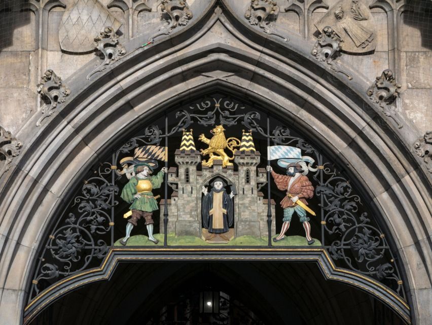 Munich: Guided Tour of the historic Town Hall on Marienplatz - Why the Neues Rathaus matters beyond Marienplatz