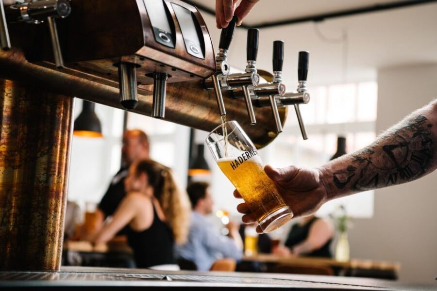 Munich: Hands-On Brewery Tour & Tasting of 4 Organic Beers - Language and timing: how to make the most of a German-led tour