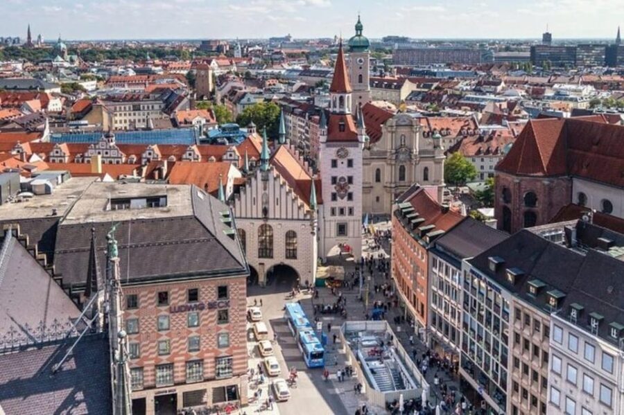 Munich: Highlights Walking Tour with a Guide - Meeting at Marienplatz: Finding the Julia-Capulet-Statue Start