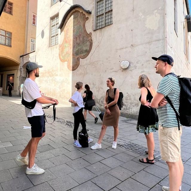 Munich: Historical Walking Tour on the Rise of Hitler - Alex’s guiding style: serious topic, human delivery