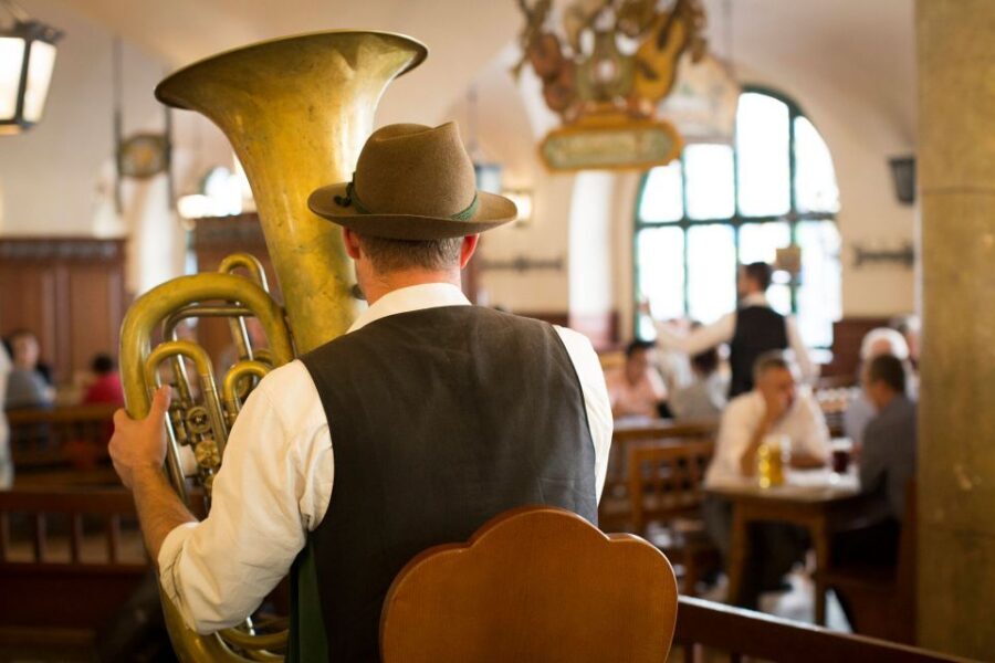Munich: Hofbräuhaus Guided Tour with 1 Beer - Your mass of house beer: how to make the most of the token