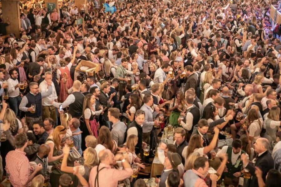Munich: Löwenbräu Oktoberfest evening with table reservation - Where to Meet and How the Evening Gets Rolling