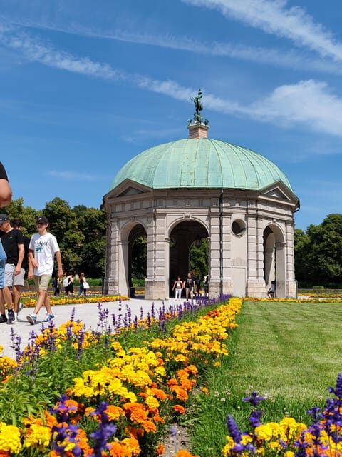Munich: Mini Classic Bike Tour with Beer Garden Stop at 4 PM - Who should book this tour, and who might want the longer version