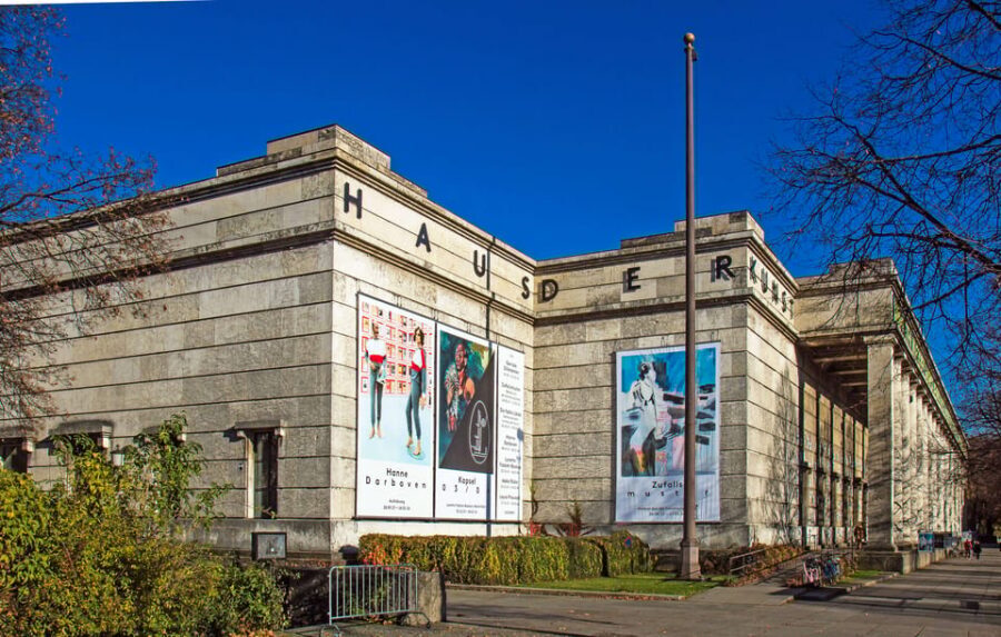 Munich: National Socialism Historical Tour in GERMAN - From the Führerbau to the Munich Documentation Centre