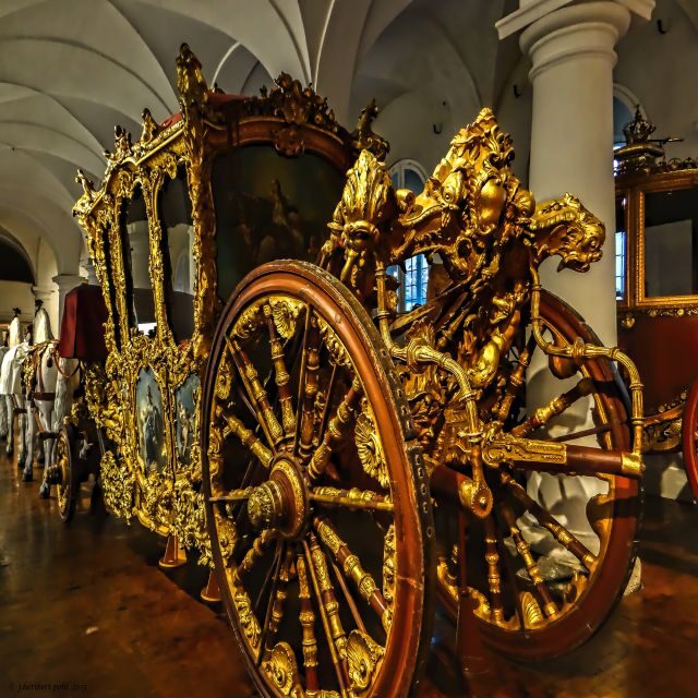 Munich: Nymphenburg Palace Skip-the-Line Private Guided Tour - Nymphenburg gardens and the Museum of Man and Nature (5-hour option)