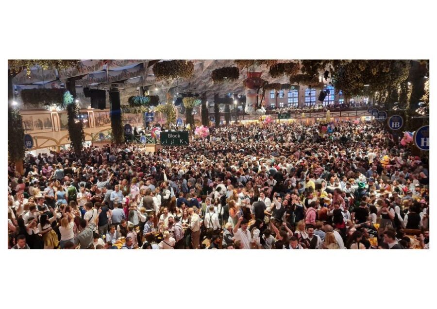 Munich: Oktoberfest Big Beer Tent Evening Table Reservation - Oktoberfest rules inside the tent: your quick safety checklist