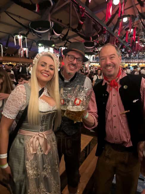 Munich: Oktoberfest Tour & Big Beerhall Evening Reservation - Small-group logistics: what to expect with only up to 4 people