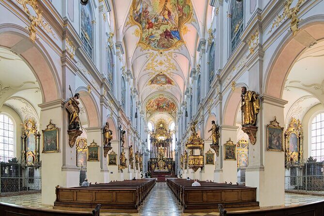 Munich: Old Town Highlights Private Walking Tour - The Marienplatz core: New Town Hall and the Glockenspiel