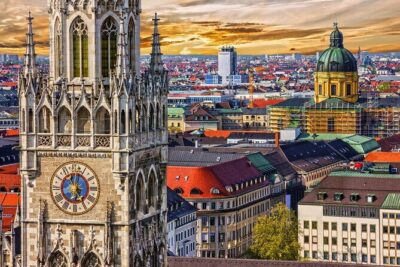 Munich: Old Town Highlights Private Walking Tour - Marienplatz, New Town Hall vibes, and the Mariensäule