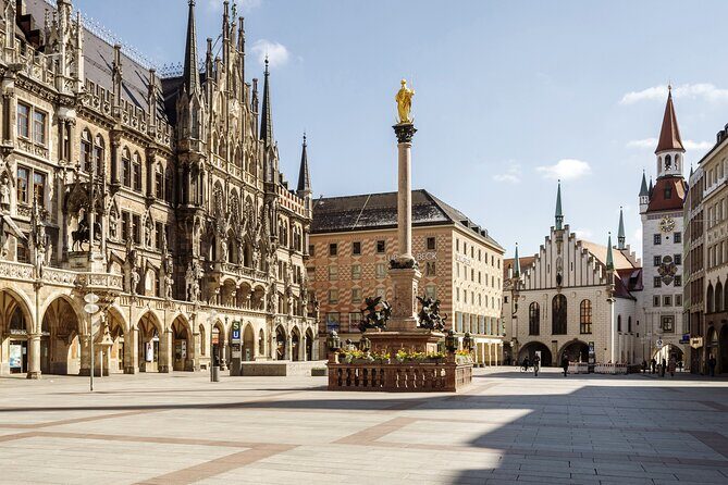 Munich: Old Town Highlights Private Walking Tour - Karlsplatz 1 and the look of medieval power