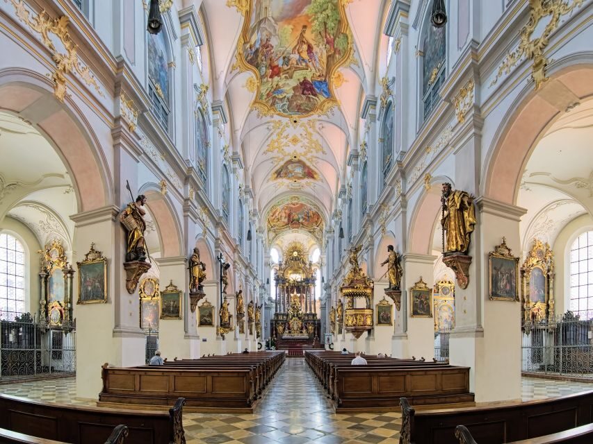 Munich: Old Town Highlights Private Walking Tour - The 6-hour tour: Residenz Museum and Treasury with skip-the-line tickets