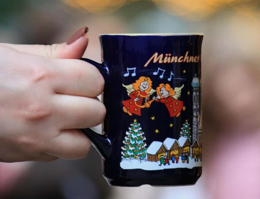 Munich Premium Christmas Market Hopping with Sightseeing Tour - Marienplatz: the main square and the oldest market vibe