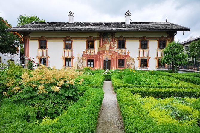 Munich private Car & Walking Tour incl. BMW World & River Surfers - Neuschwanstein Castle: The Fairytale Stop That Still Takes Planning