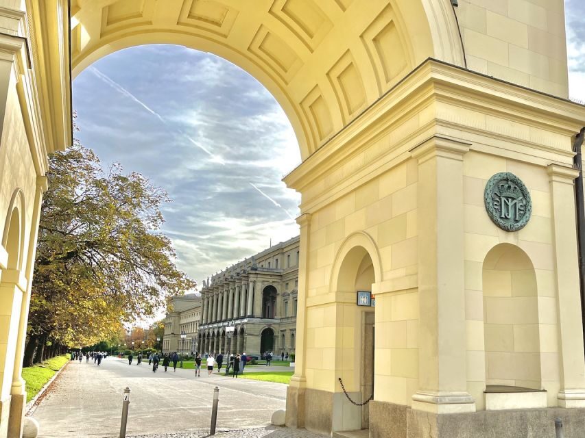 Munich: Private Half-Day Guided Walking Tour - Residenz Palace and Hofbräuhaus: power, wealth, and everyday culture