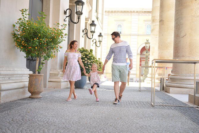 Munich Private Photo Session with Award-Winning Pro - How Julio keeps you comfortable (and helps you pose fast)