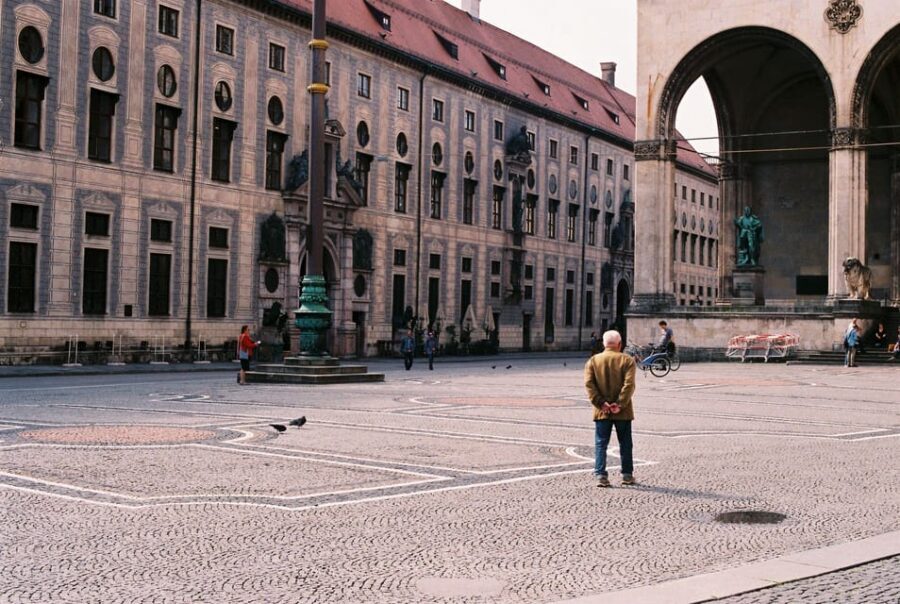 Munich Private Walking Tour with BMW Museum & Welt Entry - Hofbräuhaus beer culture: where history meets your next sip