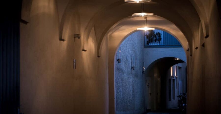 Munich: Raven Black Witches and Executioners Walking Tour - Walking the unsafely lit city: rogue rabble and why nights mattered