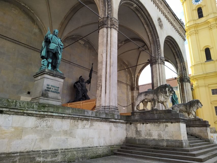 Munich Residenz: Private Tour with artists and historians - Green Gallery: Where Paintings Become Technical and Personal