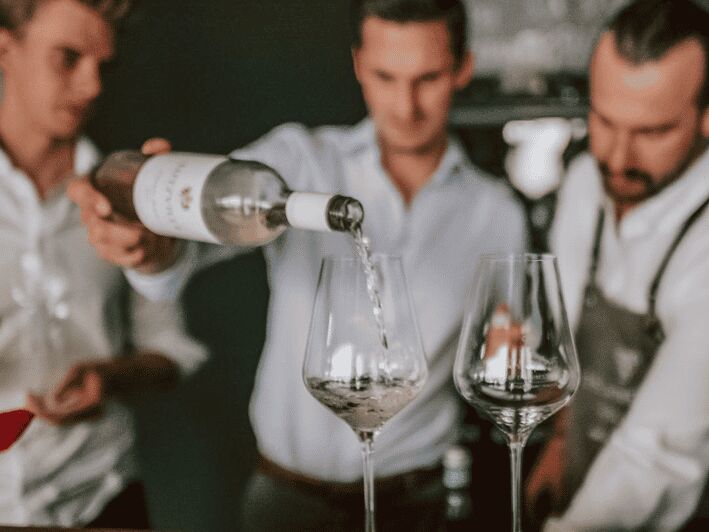 Munich: Romantic Wine Experience for Two at Viktualienmarkt - If You Arrive and Something Feels Off: A Practical Backup Plan