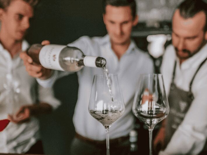 Munich: Romantic Wine Experience for Two at Viktualienmarkt - Service Quality: What You Can Expect From the Staff