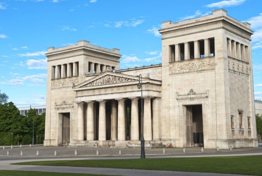 Munich: Third Reich and World War II Private Guided Tour - Marienplatz to the Neues Rathaus: where propaganda met the blast zone