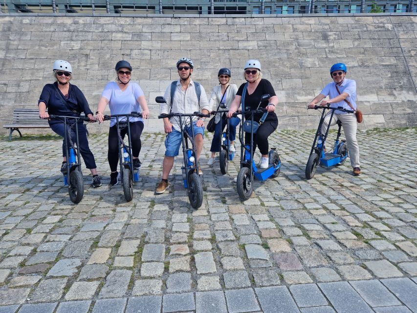 Munich: Top Sights Guided E-Scooter Tour - English Garden Stops: Biergarten am Chinesischen Turm to Friedensengel