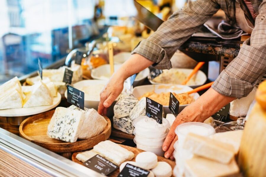 Munich: Viktualienmarkt Food Tour - Starting at Marienplatz: how the walk sets the stage