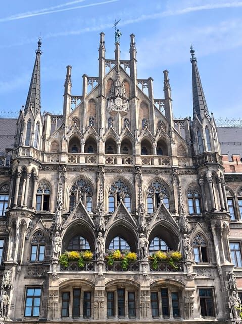 Munich: Walking tour of the old town with all your senses - Where This Tour Starts: Marienplatz and the New Town Hall Carillon