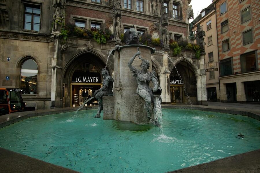 Munich: Walking tour of the old town with all your senses - Small Surprises and Tap Water: Easy Extras That Add Up