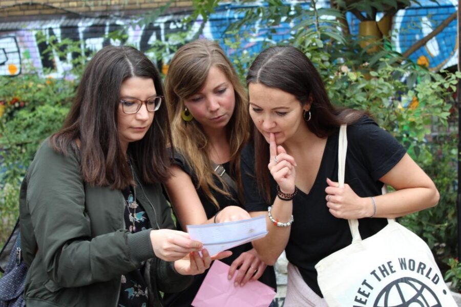 Münster Escape Tour Kreuzviertel - Game Master in Live Chat: When to Ask for Help