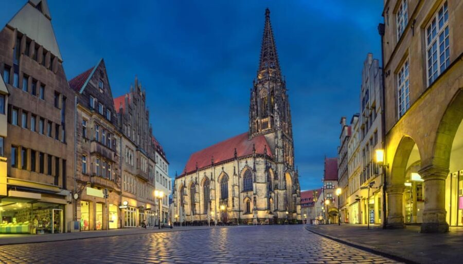 Münster: Nachtwächter-Führung (Erlebnistour) - Meeting at Lambertibrunnen: where the Münster stories start