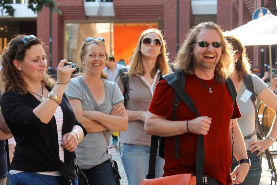 Münster: Old Town Highlights Guided Tour - Finding your guide at Michaelisplatz without fuss