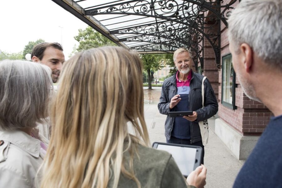 Münster Old Town: Outdoor Escape Game - Getting your iPad and using the live game master chat